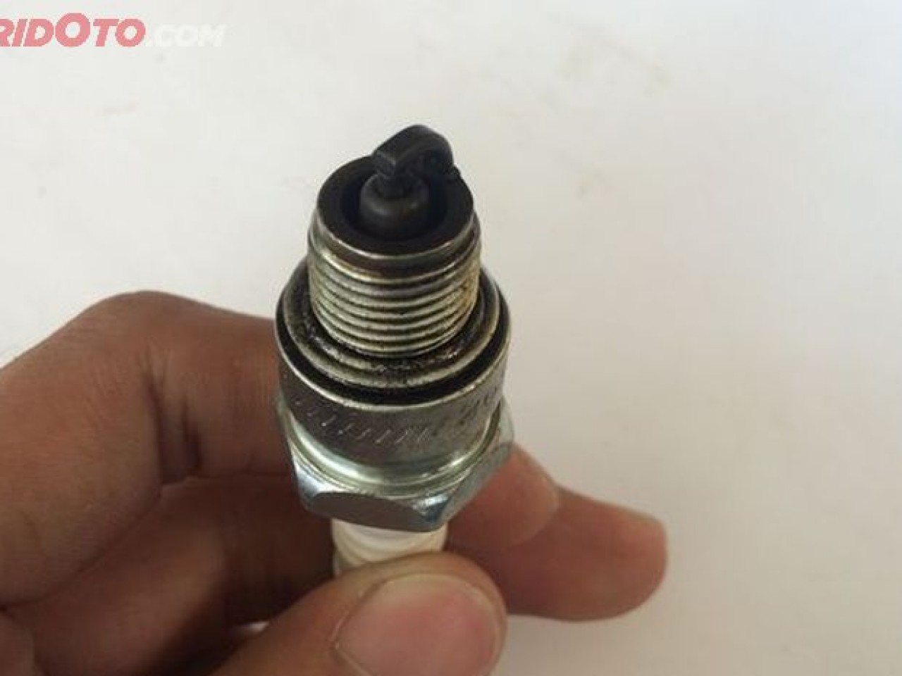 Sedikit yang Paham, Ini Ciri-ciri Busi Motor Akan Mati Total