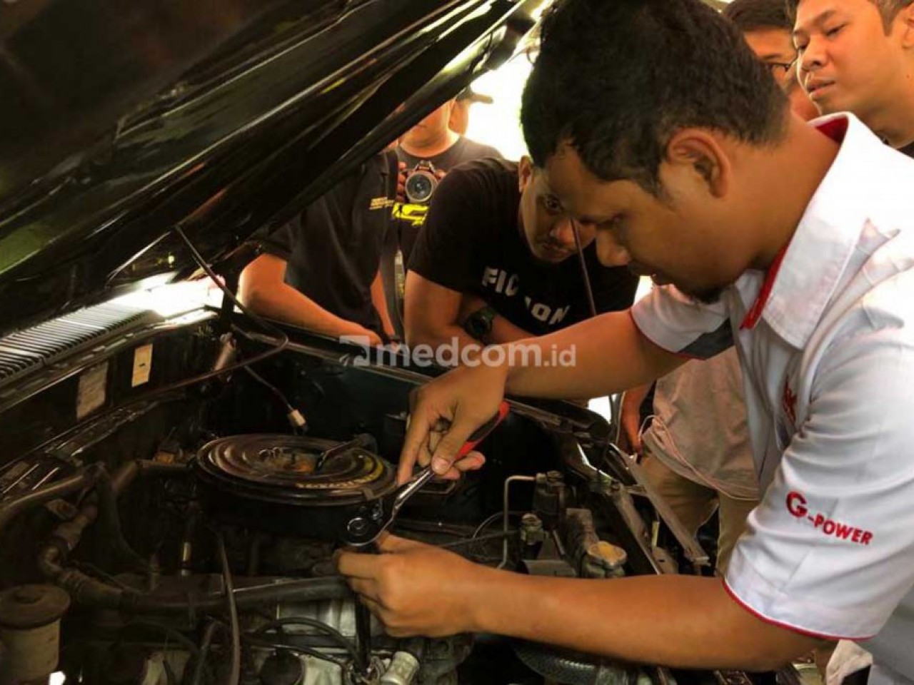 NGK Bekali Komunitas Jurnalis Ilmu Busi